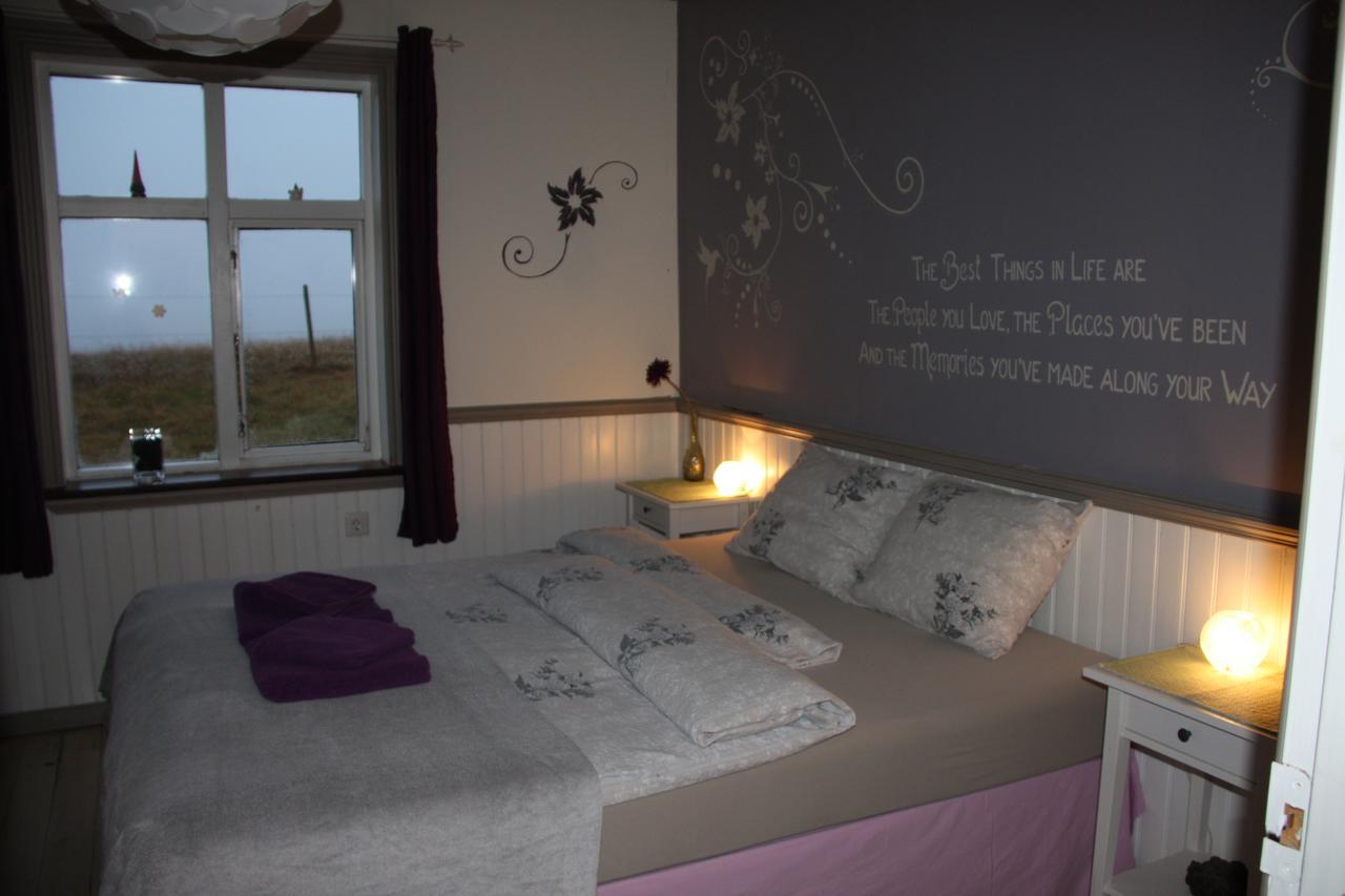Julia'S Guesthouse B&B Hnaus Екстериор снимка