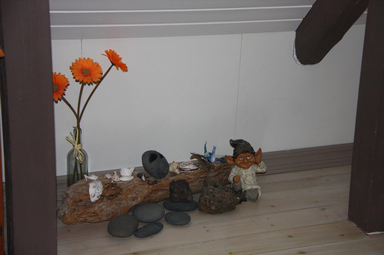 Julia'S Guesthouse B&B Hnaus Екстериор снимка